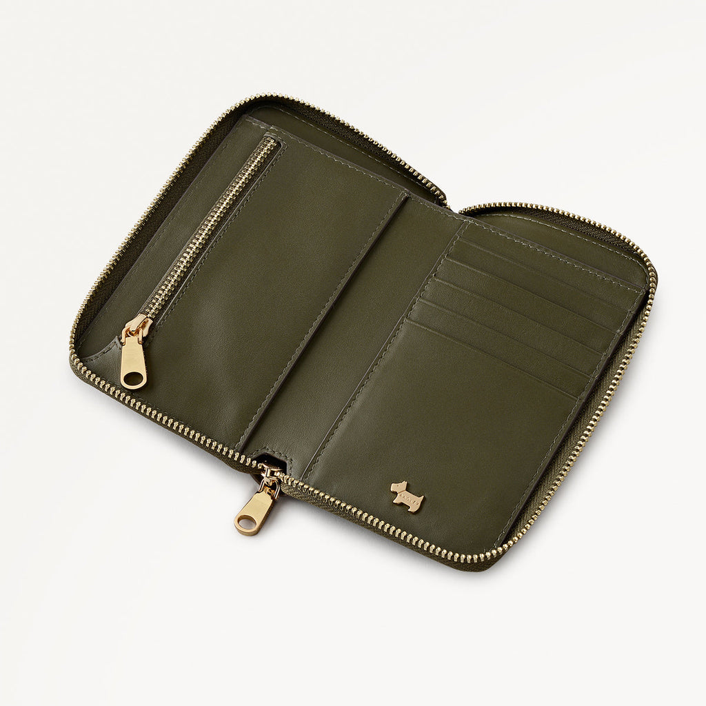 Pockets - Medium Zip Around Purse