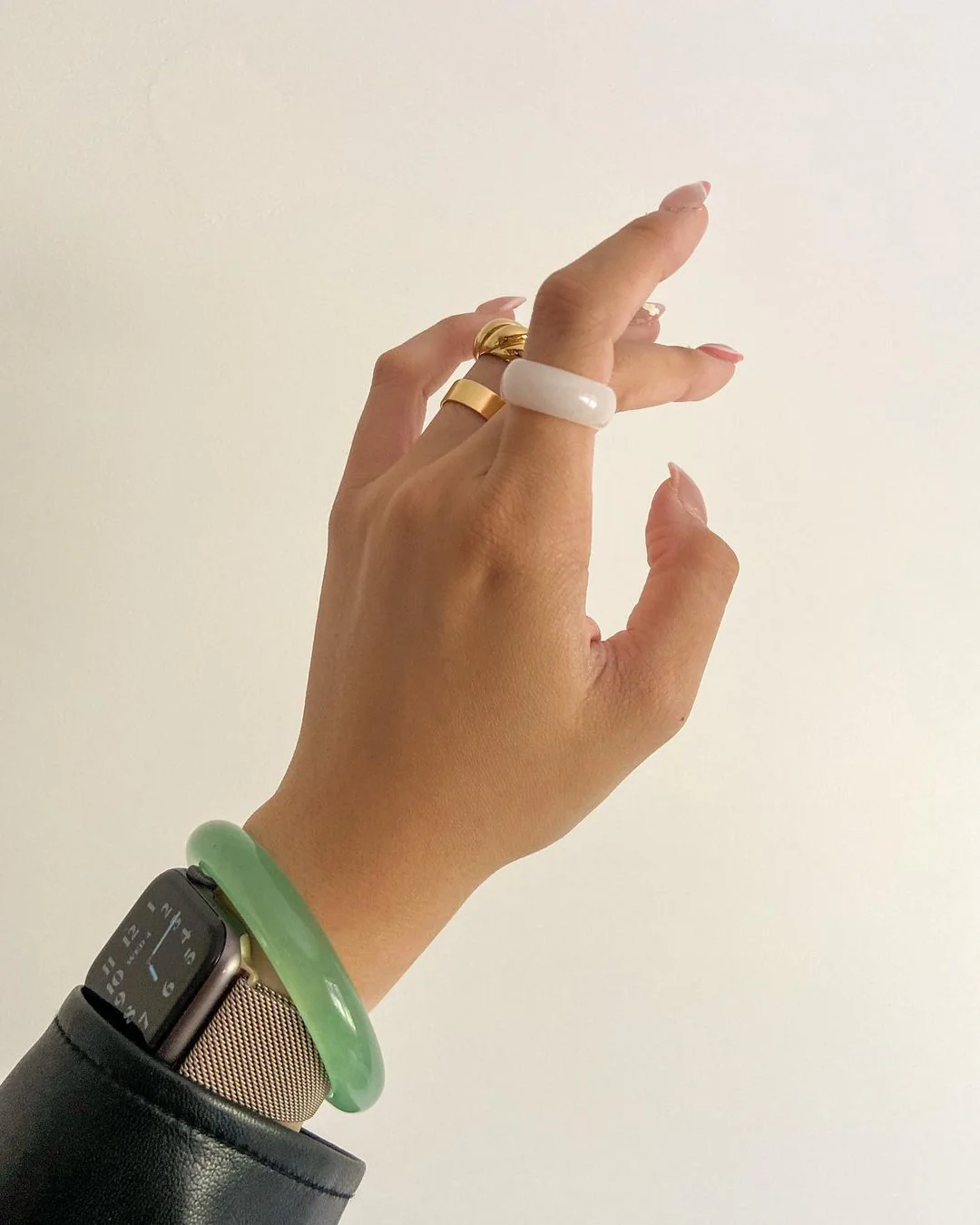 Tee — White Jade Stone Ring