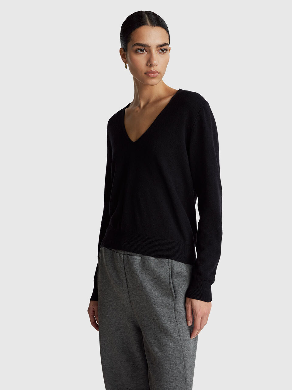 Black V-neck sweater in pure Merino wool