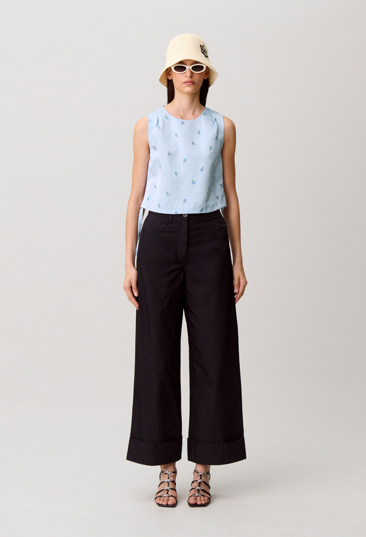 Top satin brodé