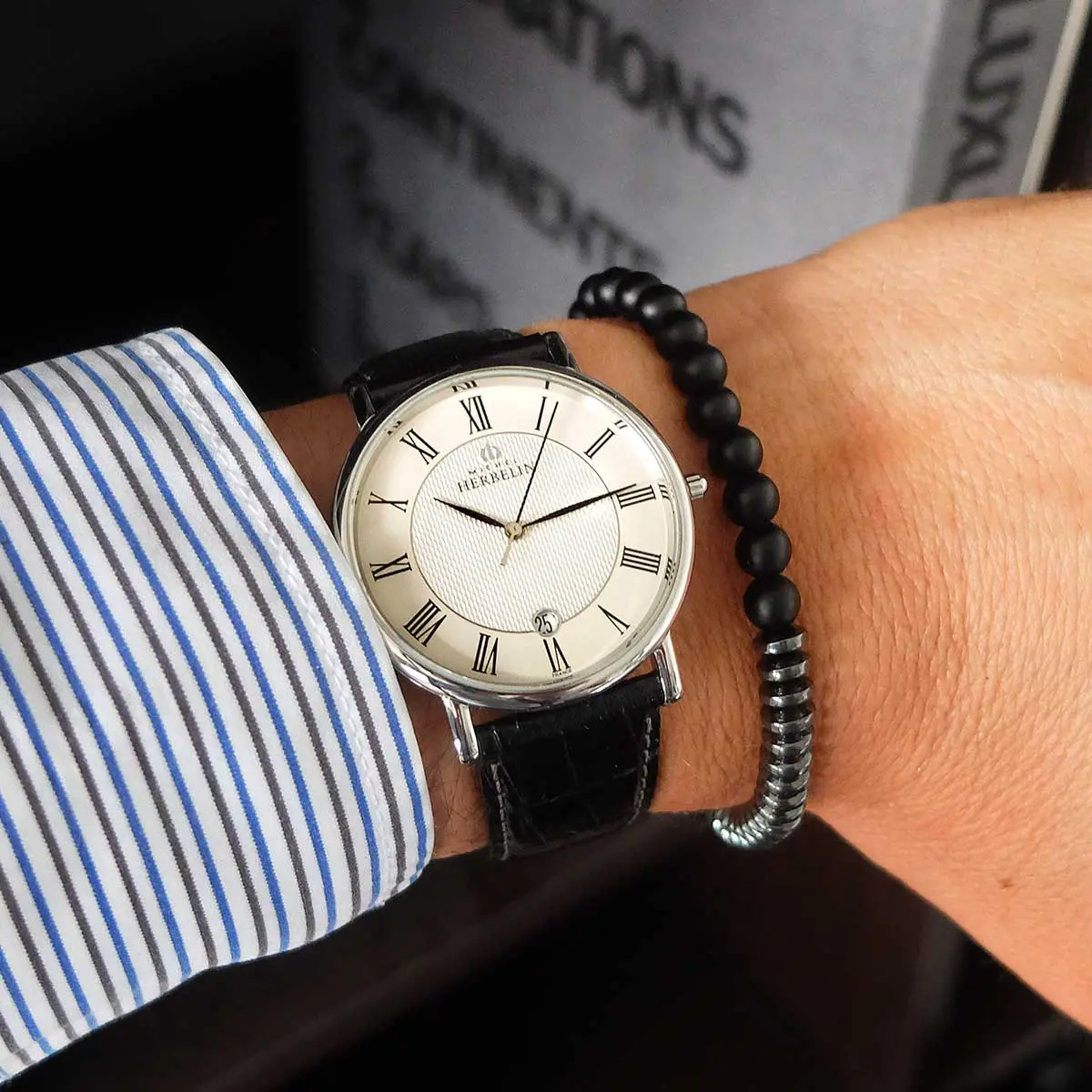 CLASSIQUE – QUARTZ – ACIER & CUIR NOIR
