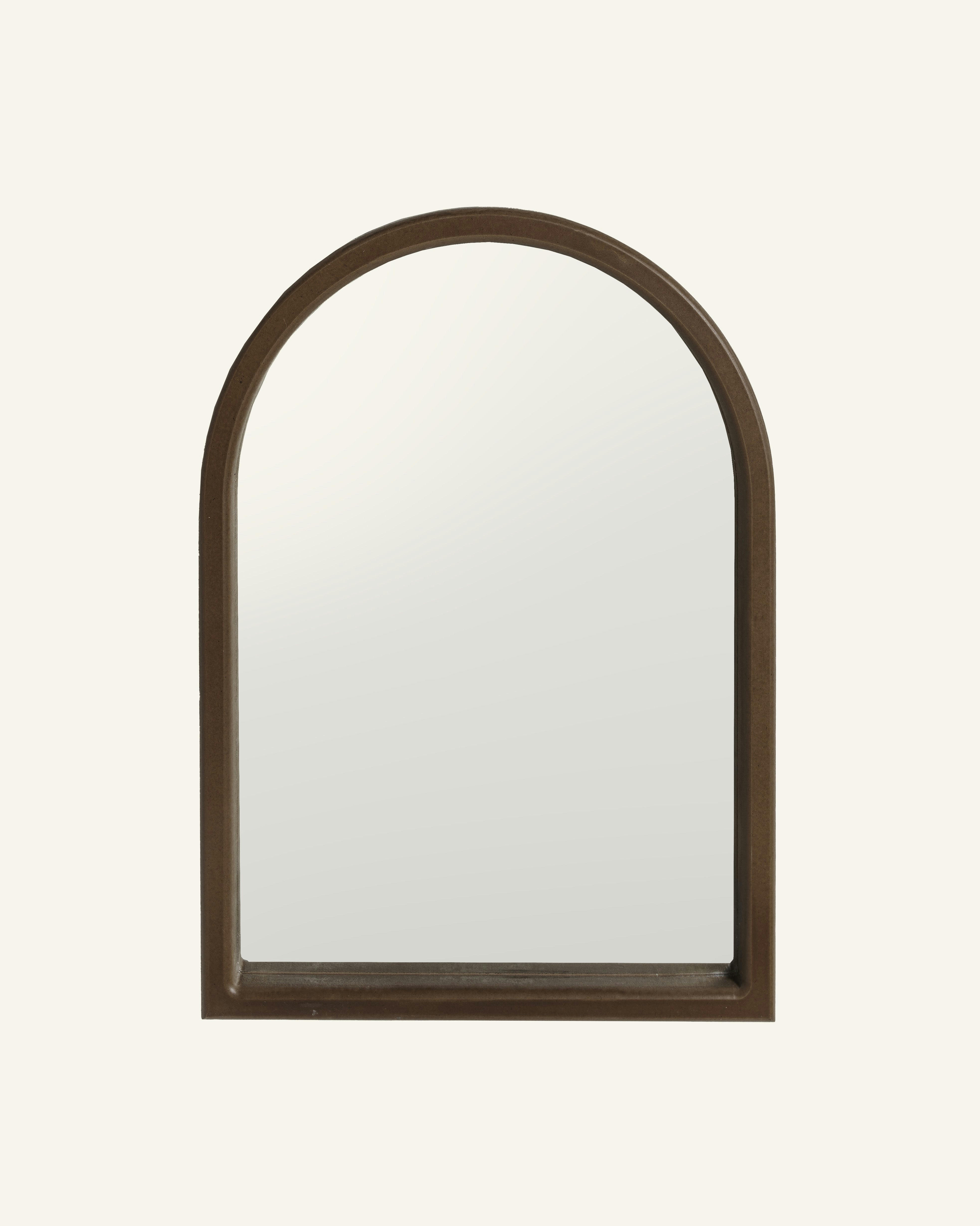 KATIA - Miroir arqué fabriqué artisanalement en couleur marron