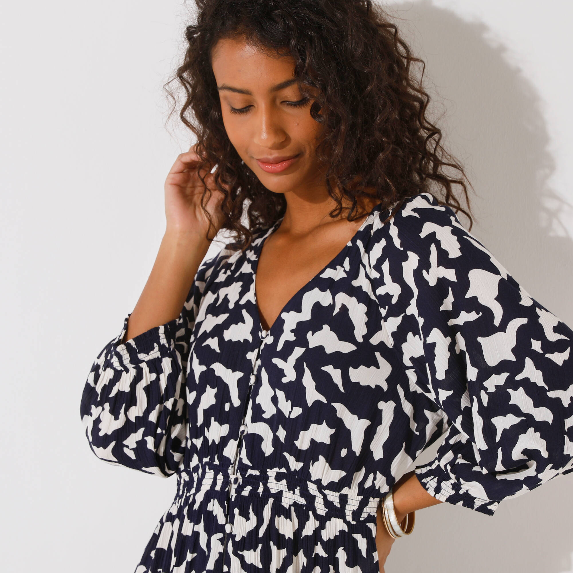 Robe longue boutonnée, crépon, imprimé graphique