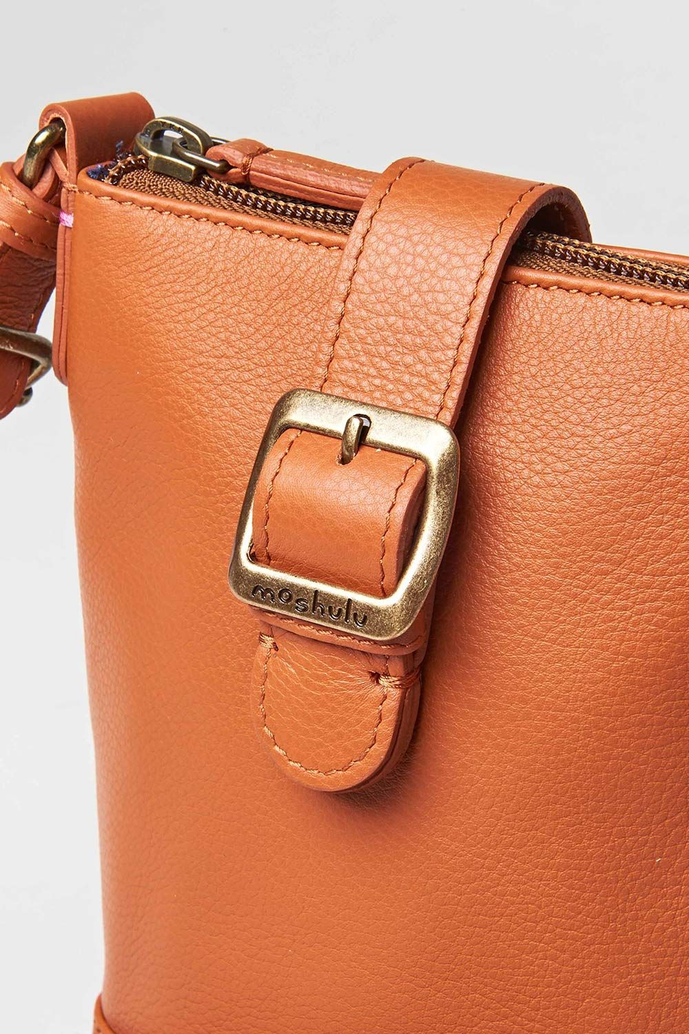 Moshulu Tinto' Phone Pouch Bag