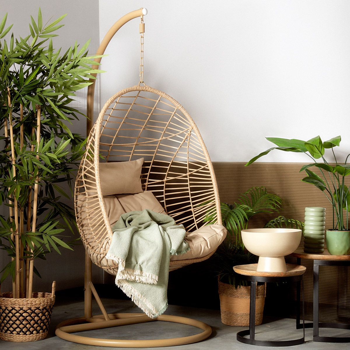Huśtawka SOLEI naturalna z poduszką 95x95x195 cm