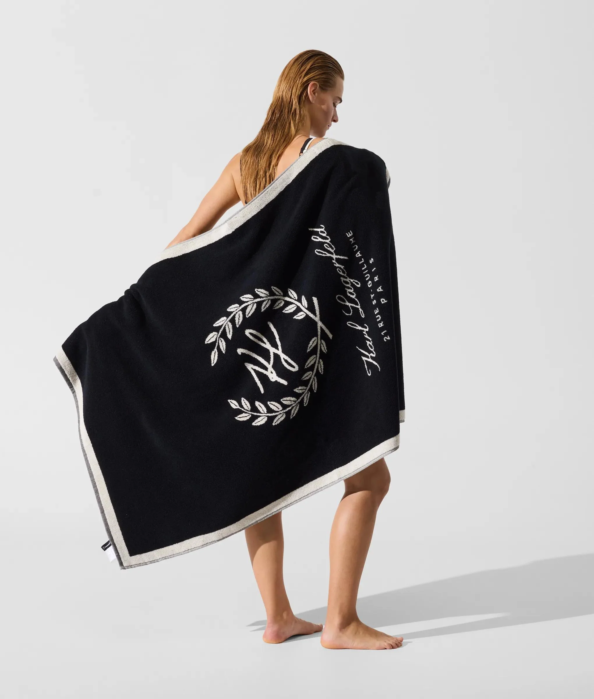 Serviette de plage avec écusson