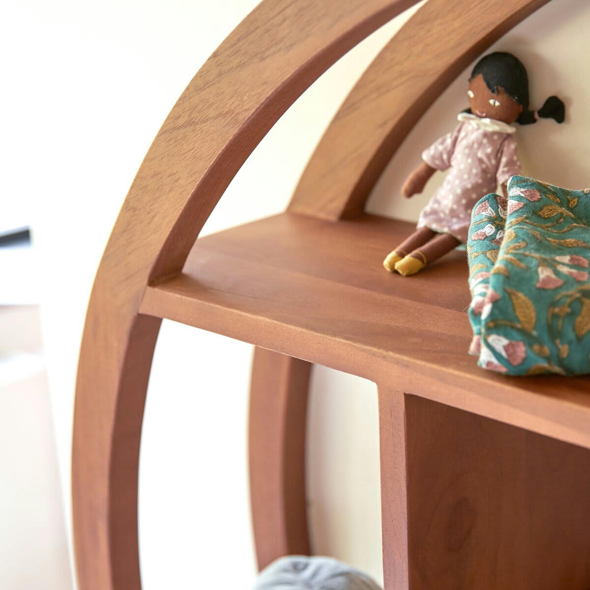 YING YANG - Etagère murale enfant en teck massif