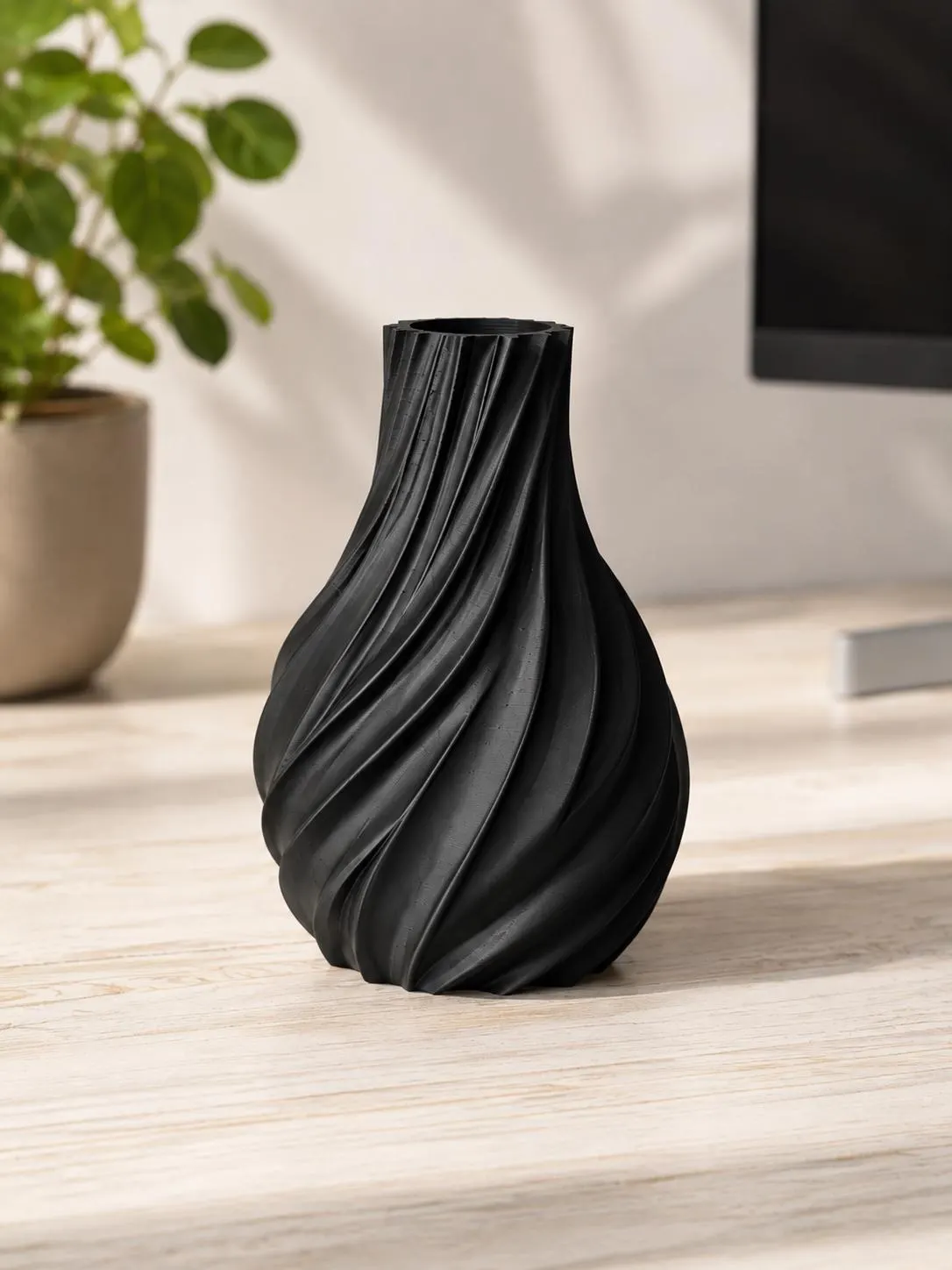Modern Black Spiral Vase, 3D Printed Decorative Vase, Minimalist Home Decor, Unique Flower Vase