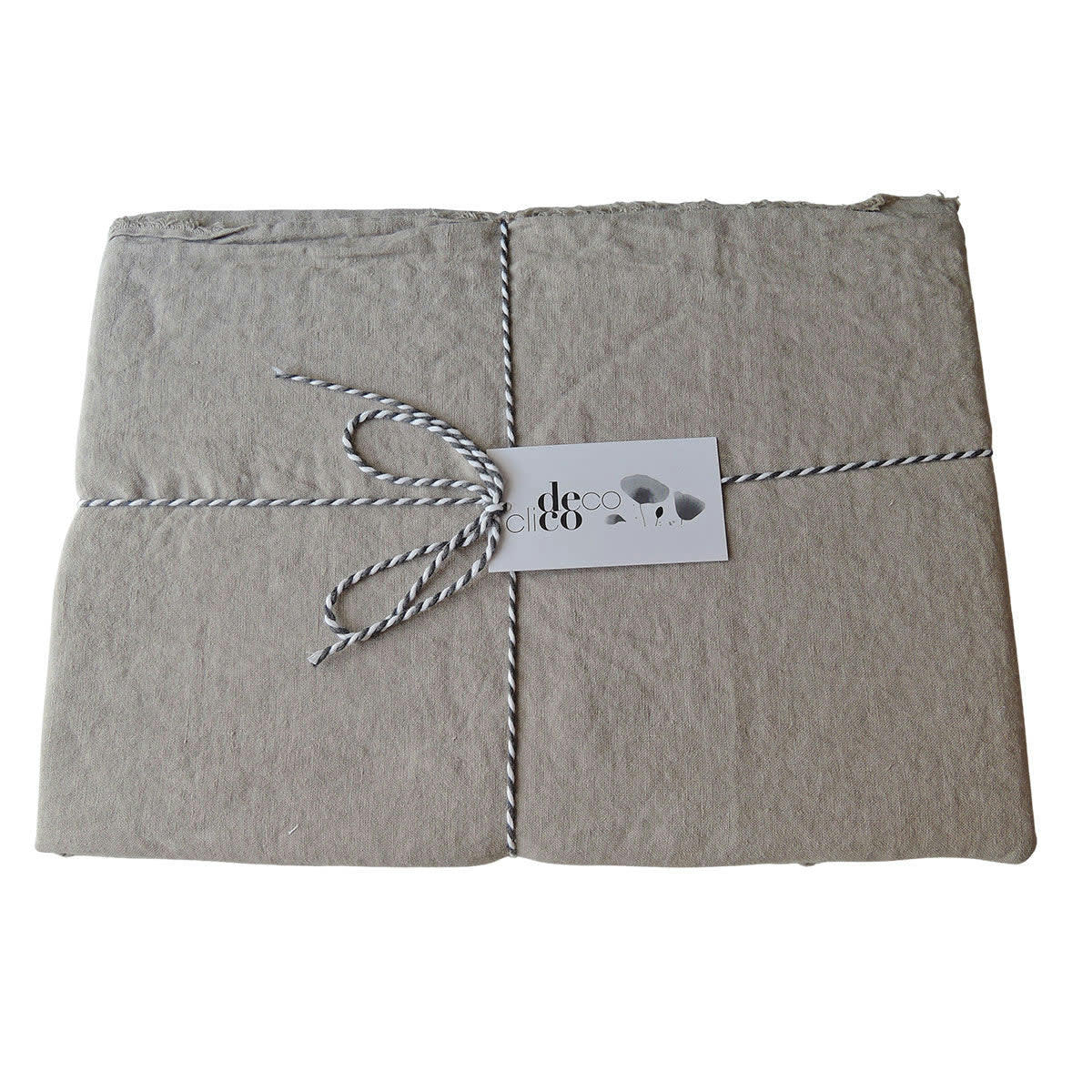 - Nappe en chanvre lavé à franges