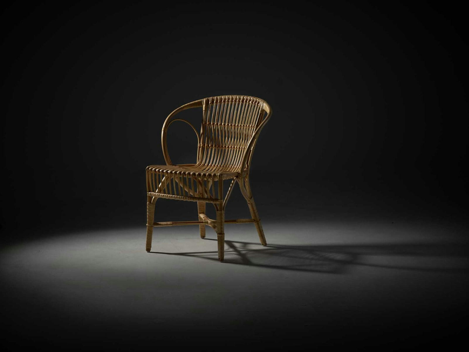 ROBERT W. - Chaise repas en rotin antique