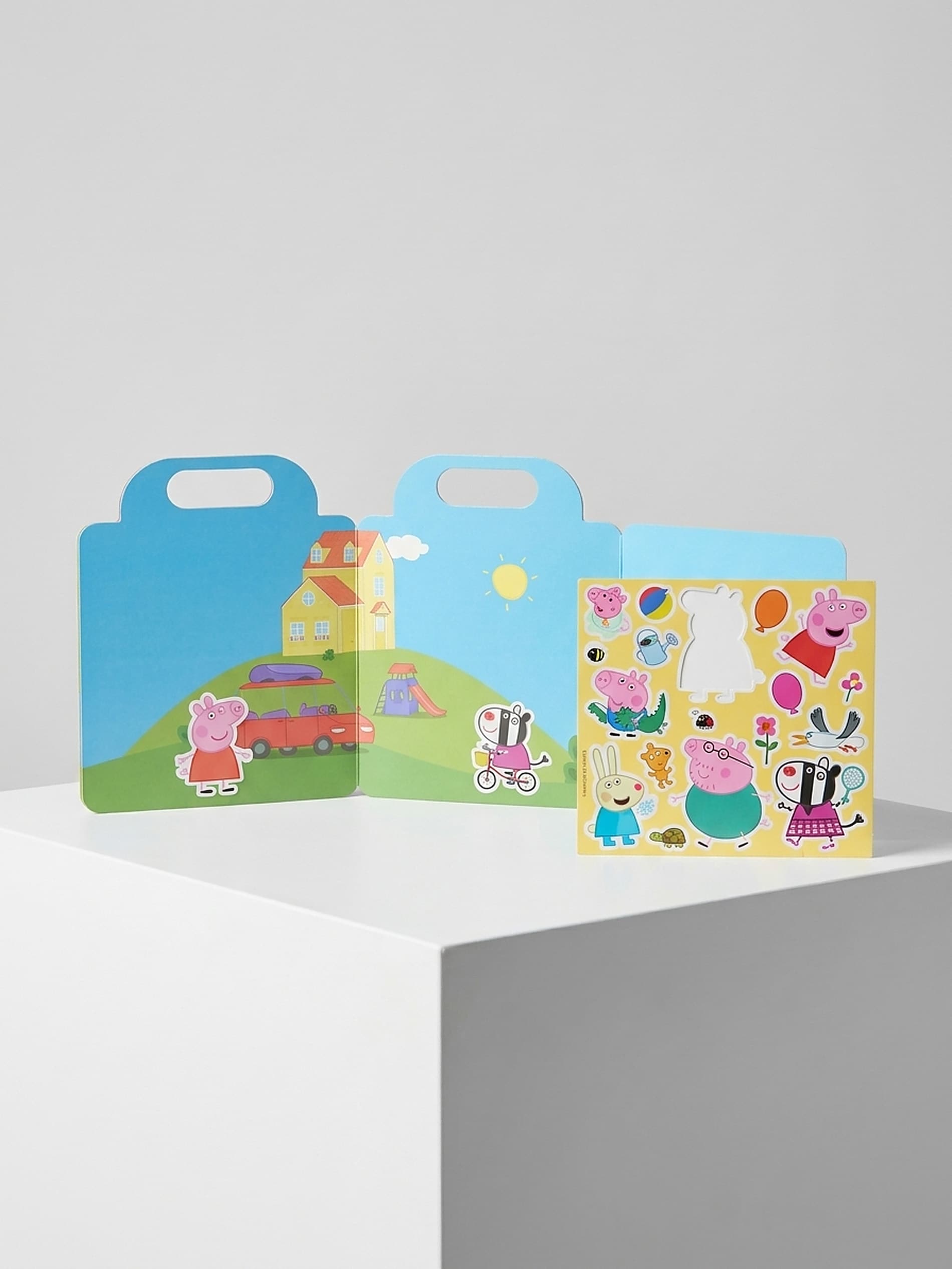 Książka z naklejkami Peppa Pig