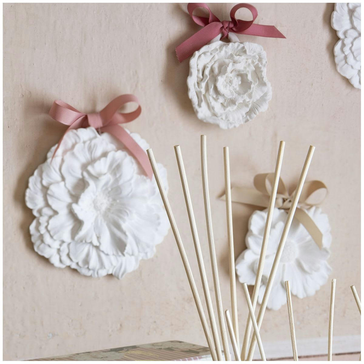 CÉLÉBRATIONS EXQUISES - Coffret de 3 fleurs parfumées - Marquise