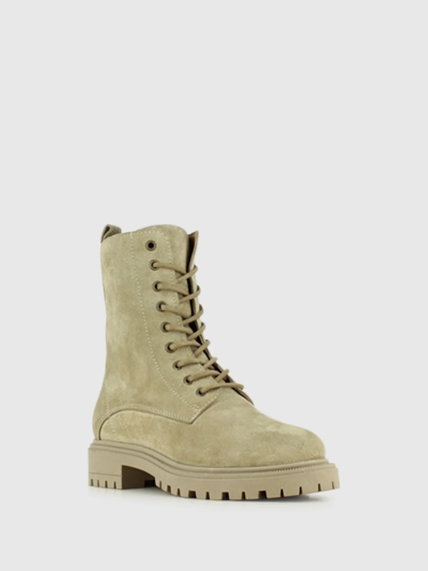 Botas com Atacadores em Camurça Bege