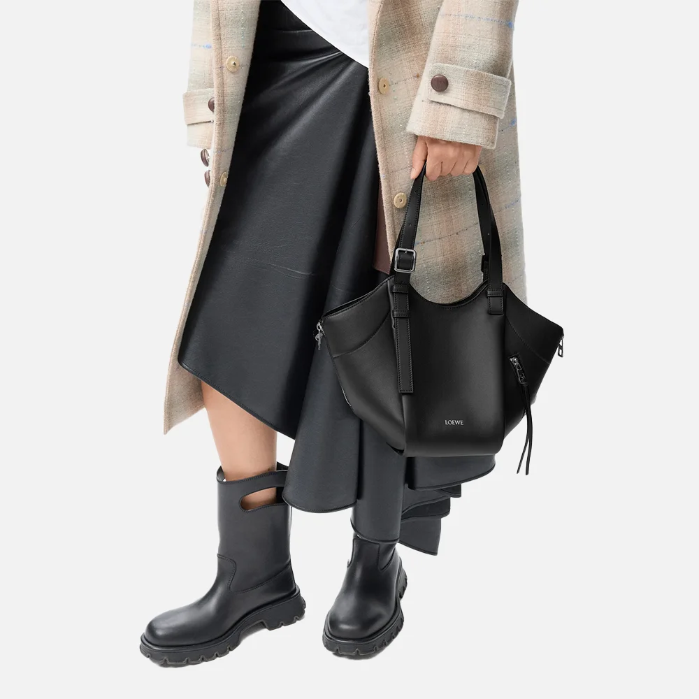 Loewe Classic calfskin Hammock Flip bag