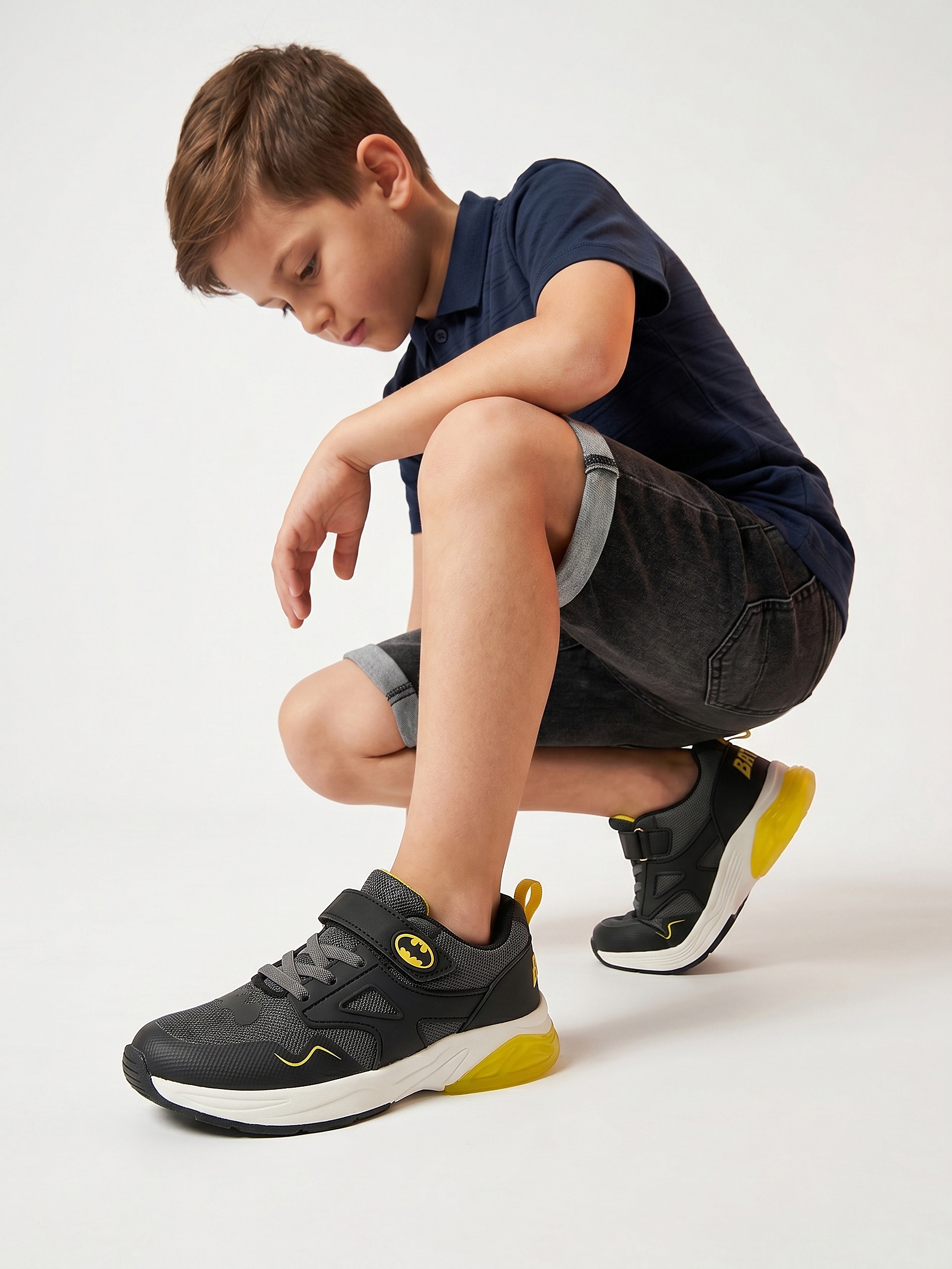 Sneakersy ze świecącą podeszwą LED Batman