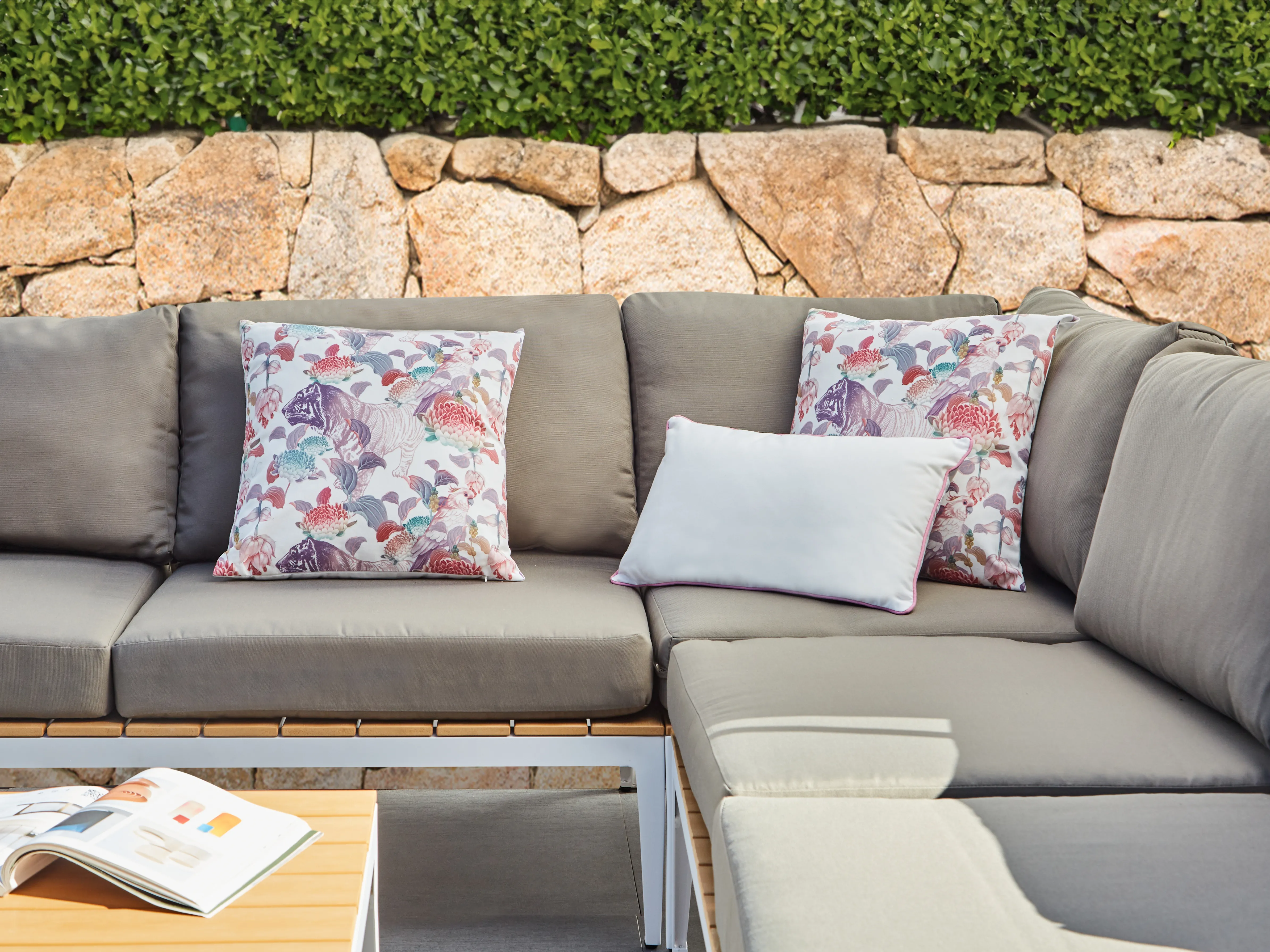 Set of 3 Outdoor Cushions VIVID Floral Pattern Multicolour