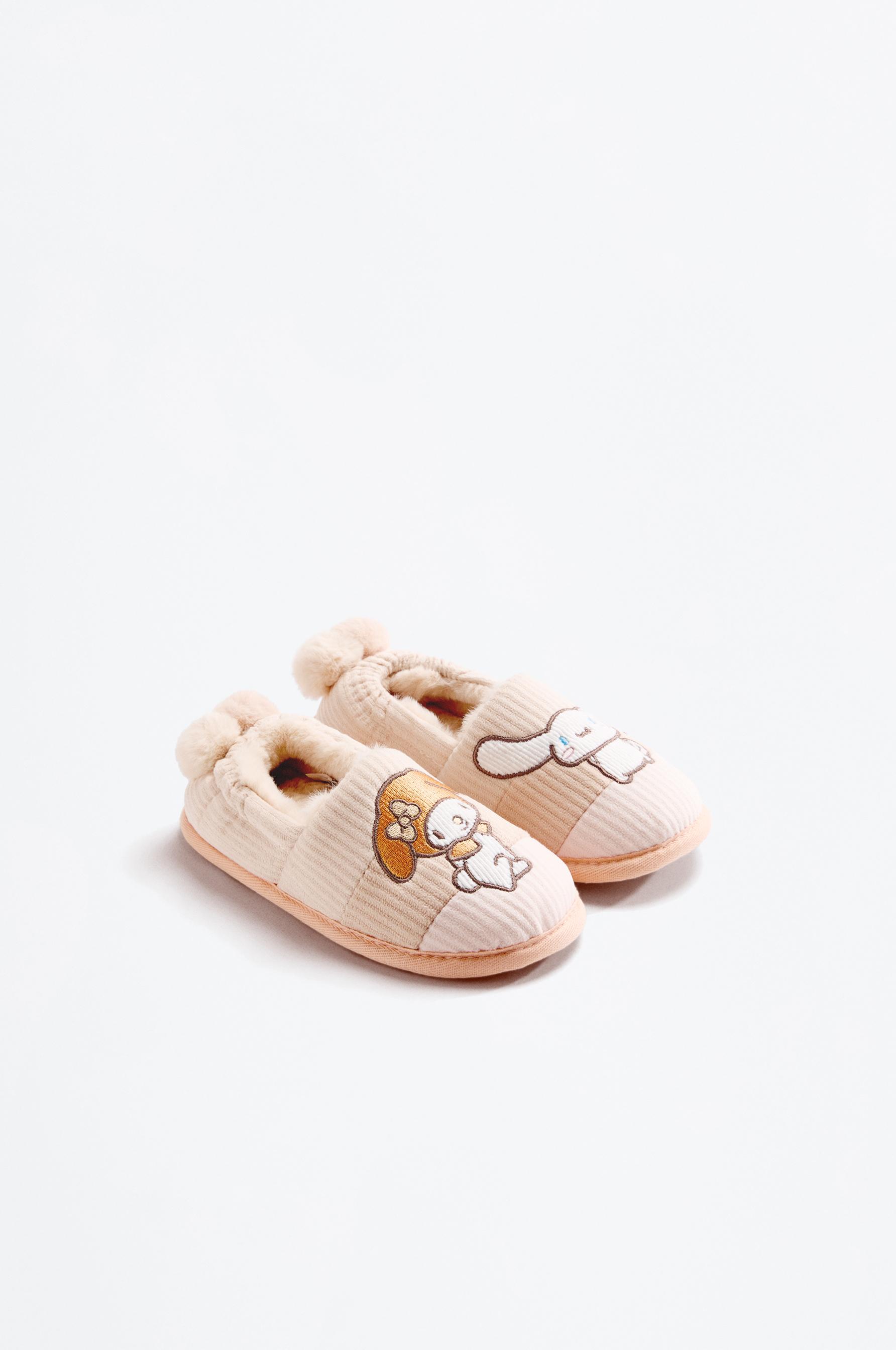 Zueco forrado cinnamoroll ©SANRIO