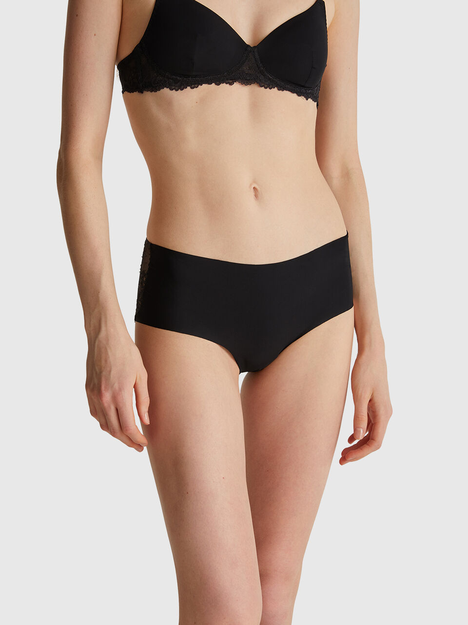 Stretch lace underwear