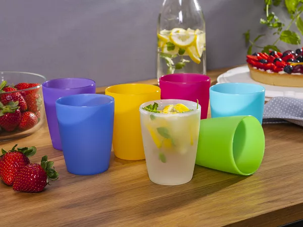 Kpl. 10 kubków plastikowych 250 ml Sagad - Weekend Czerwone 07.K.2734-CZ