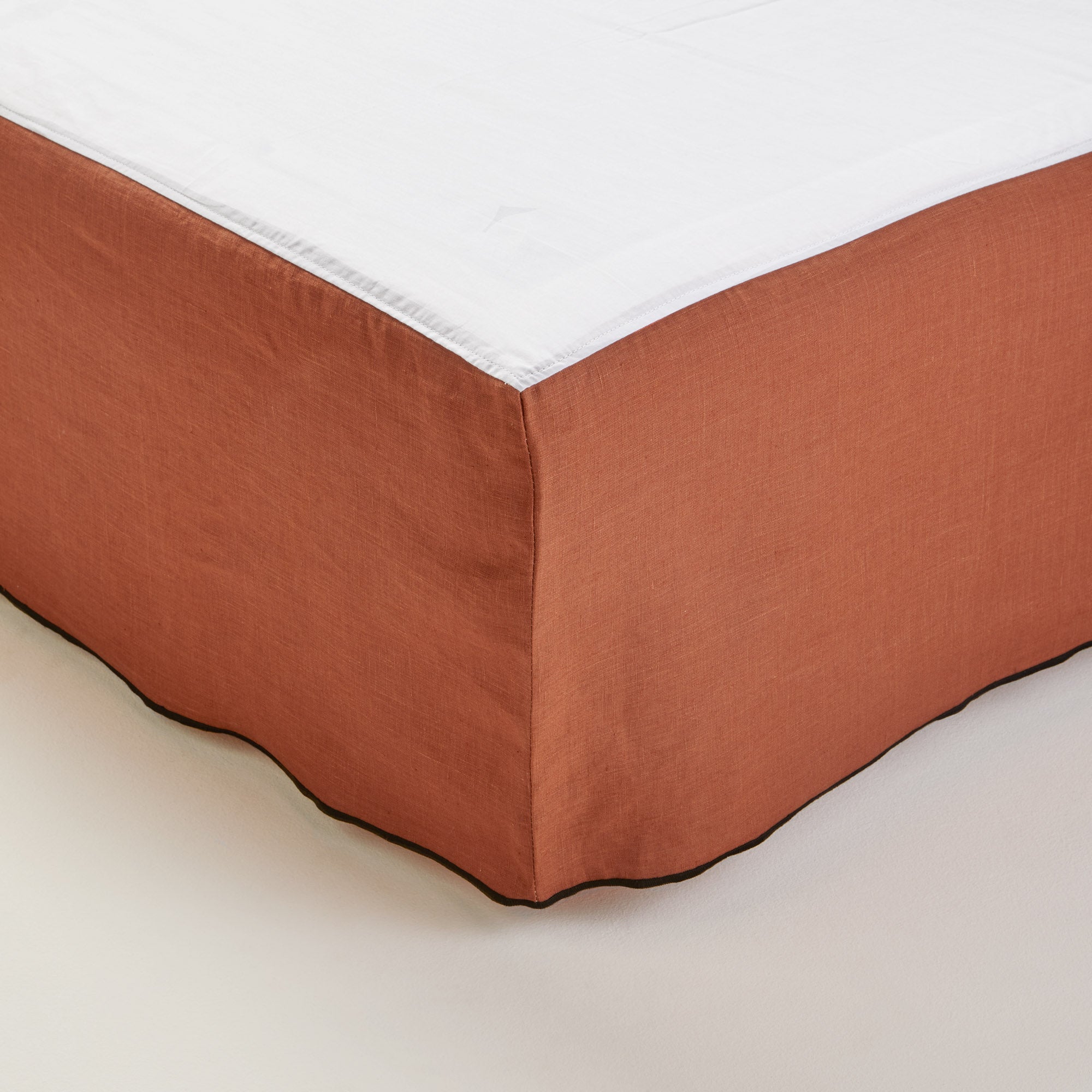 Madura Hoes voor boxspring Carlina terracotta en zwarte hommel 140x200 cm