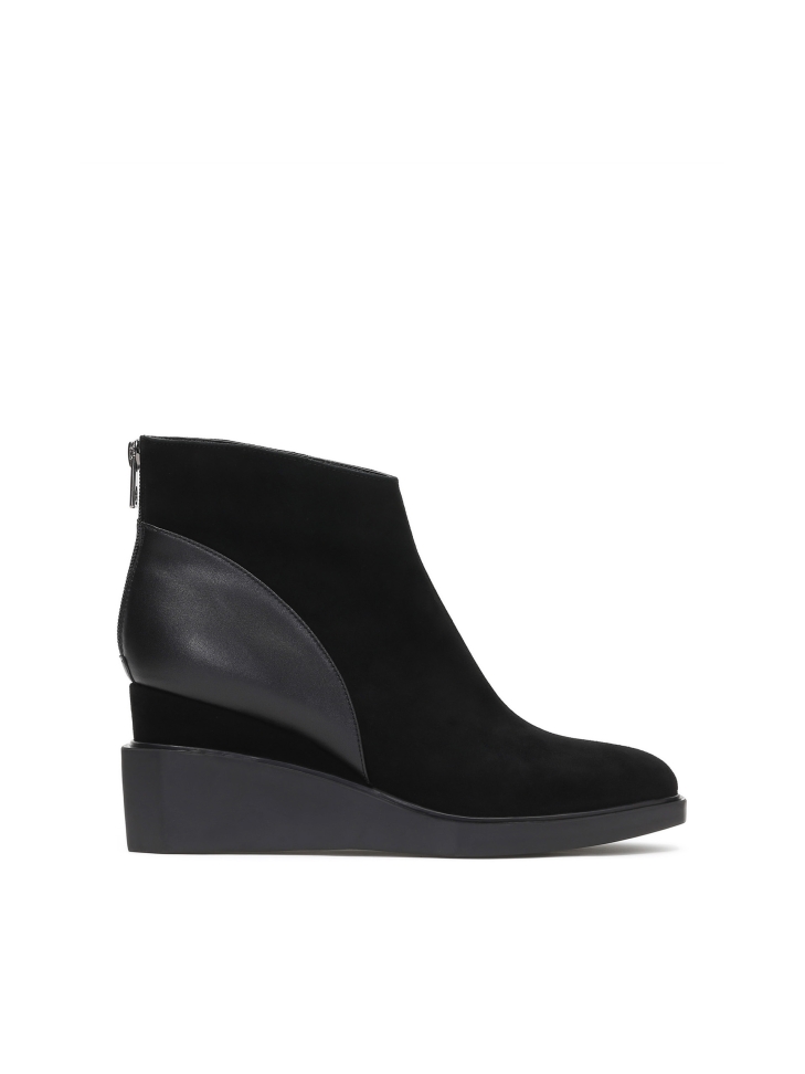 Ladies' black boots