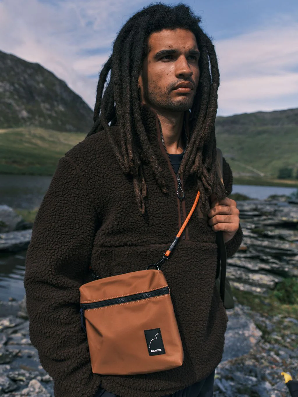 Kodiak Fleece Overhead Funnel Neck in Brown