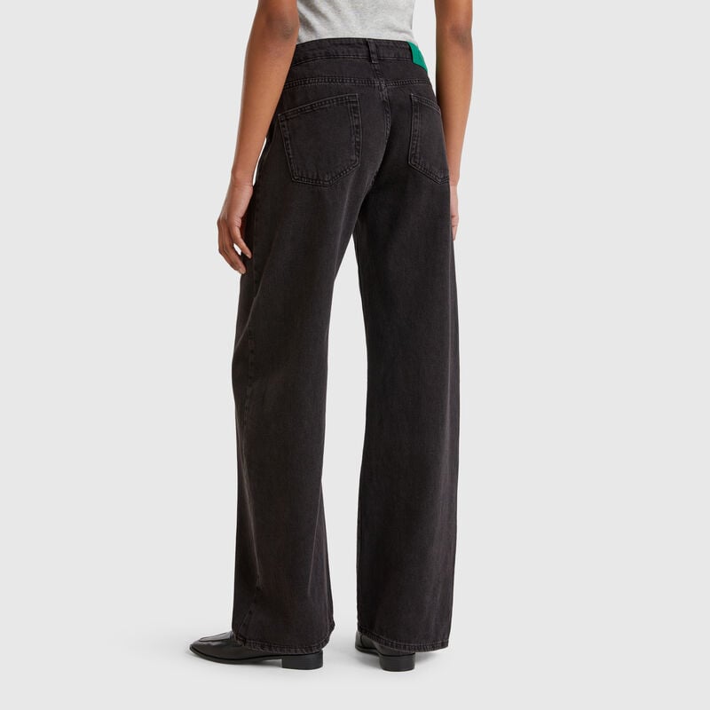 Wide fit jeans