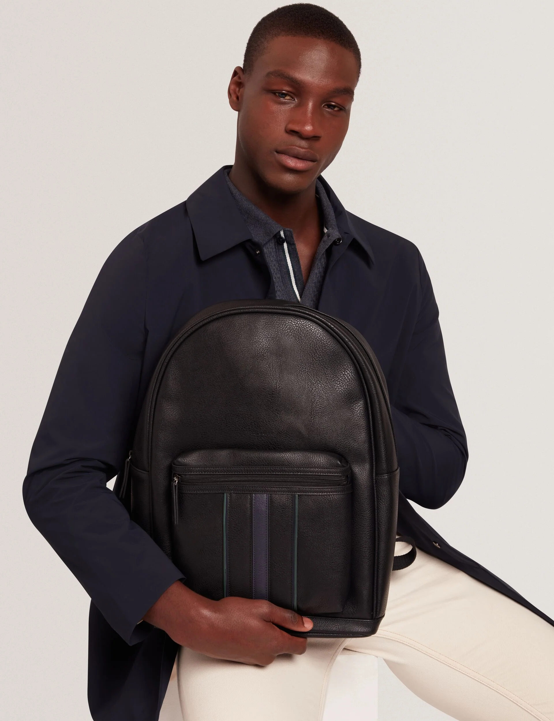 KEVIIN | BLACK