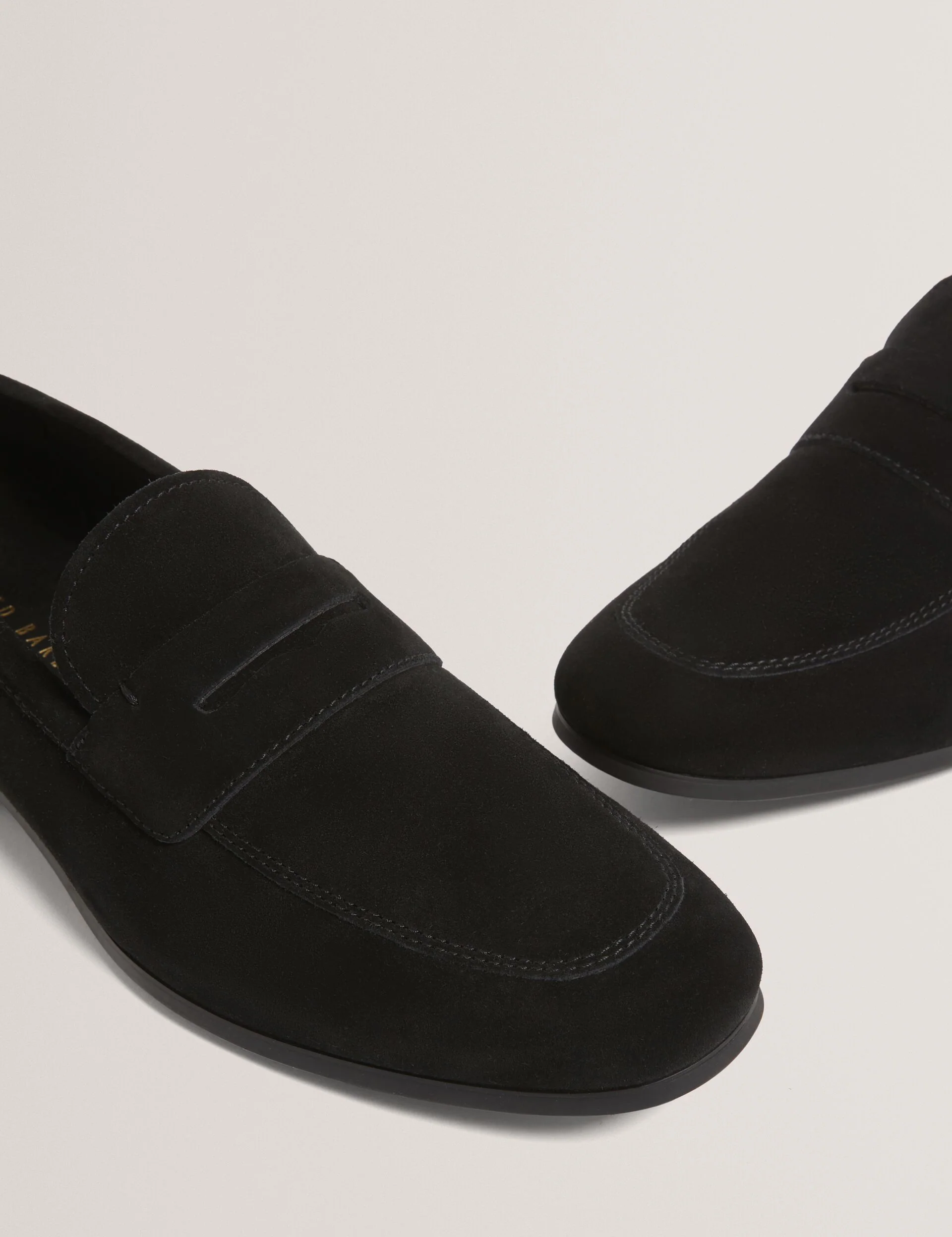 LEIVY | BLACK