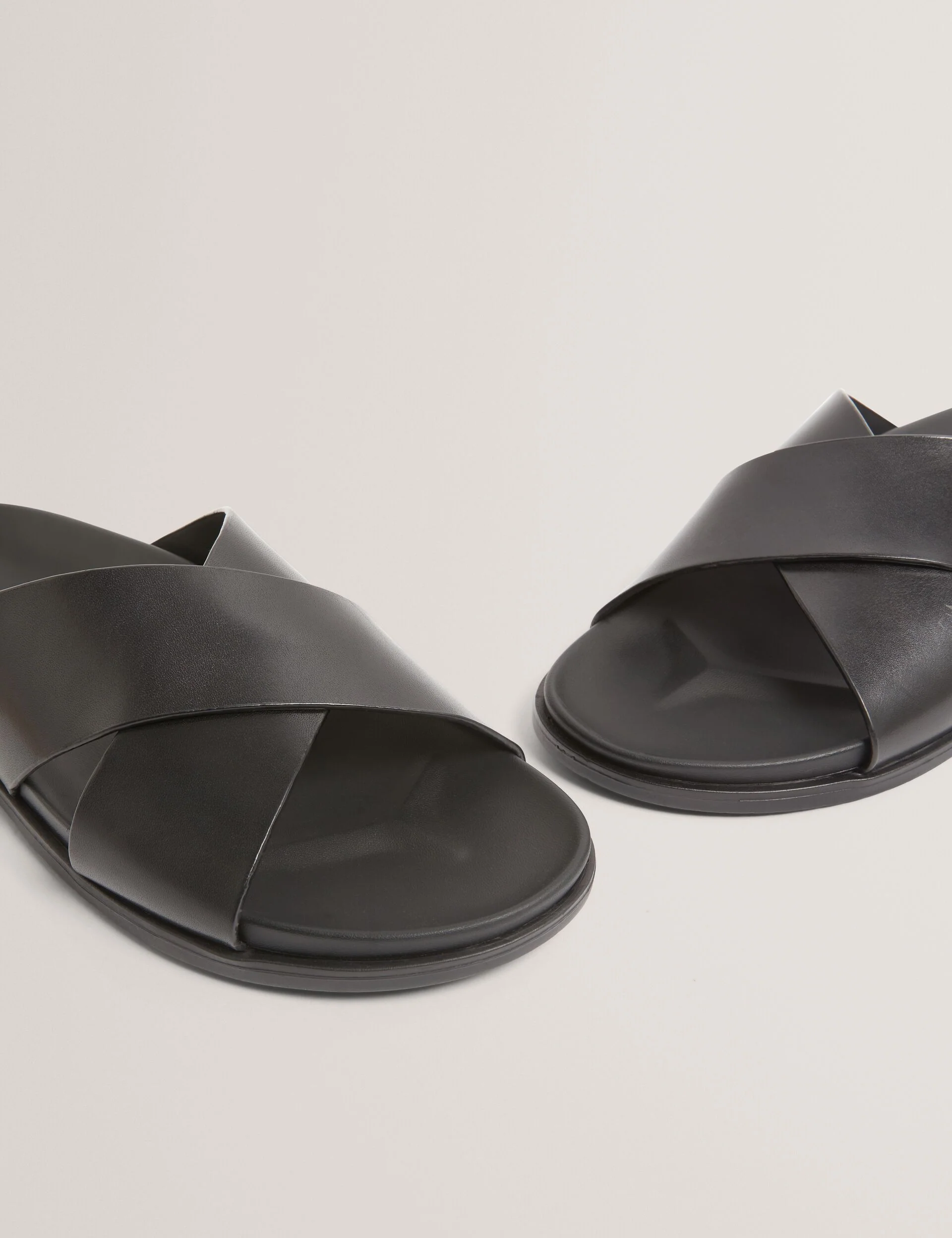 TERRIY | BLACK