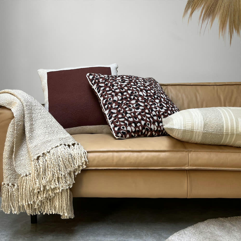 TRICOTÉ - Coussin tricoté pois noir 50x50