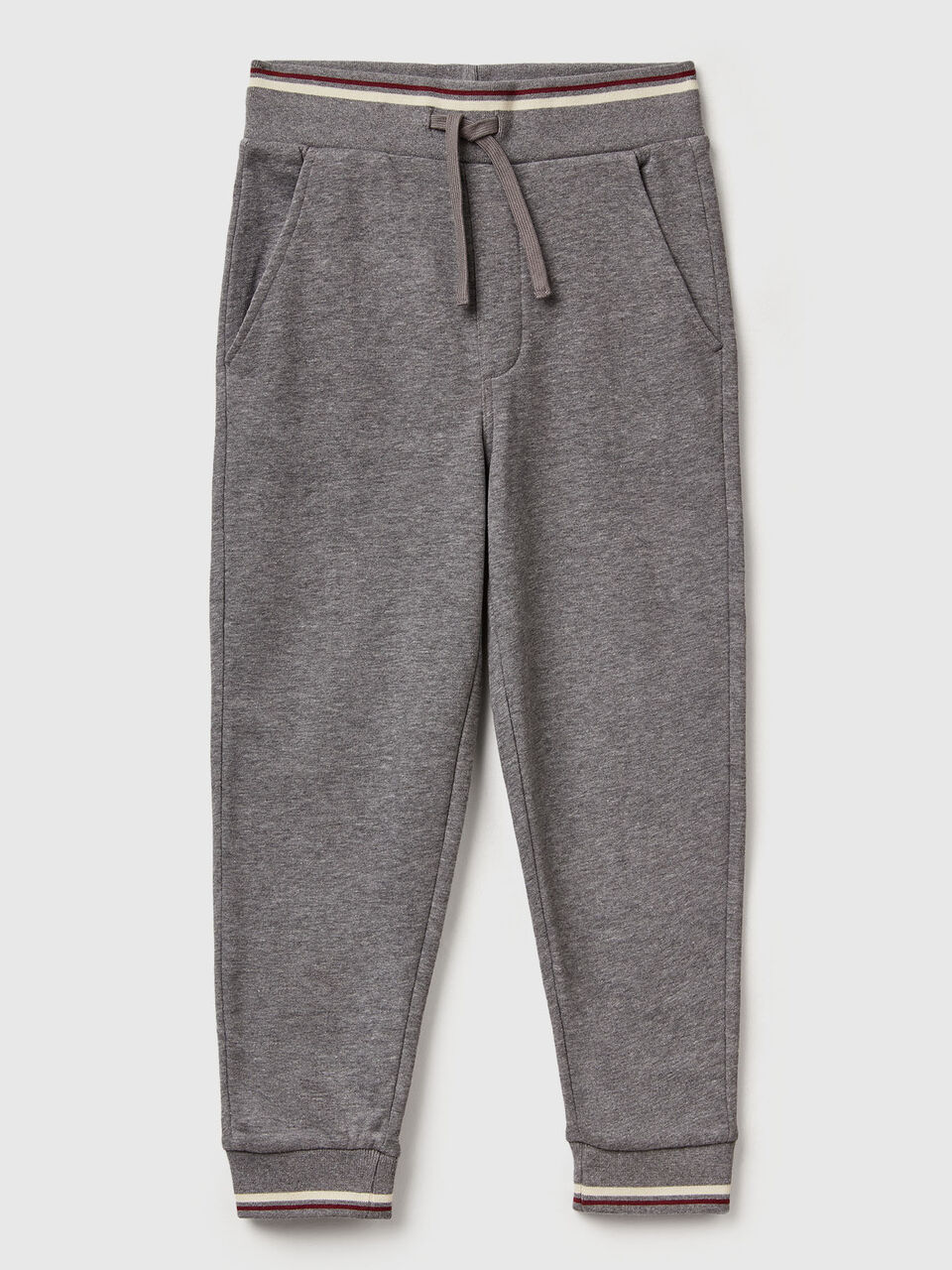 Sweatpants with straight leg