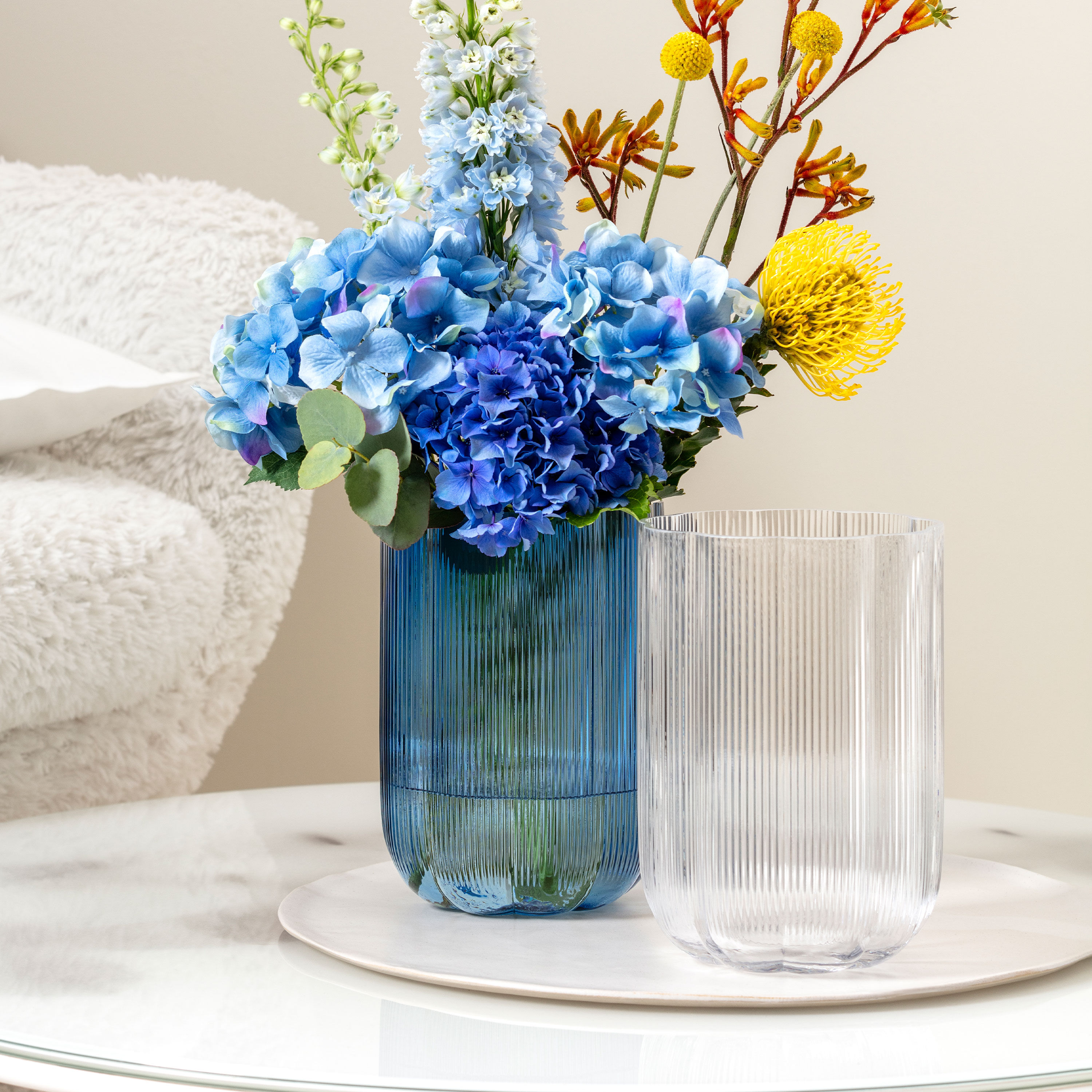 Fleur Vase - Blue, 6.3'' x 8.9'', glass