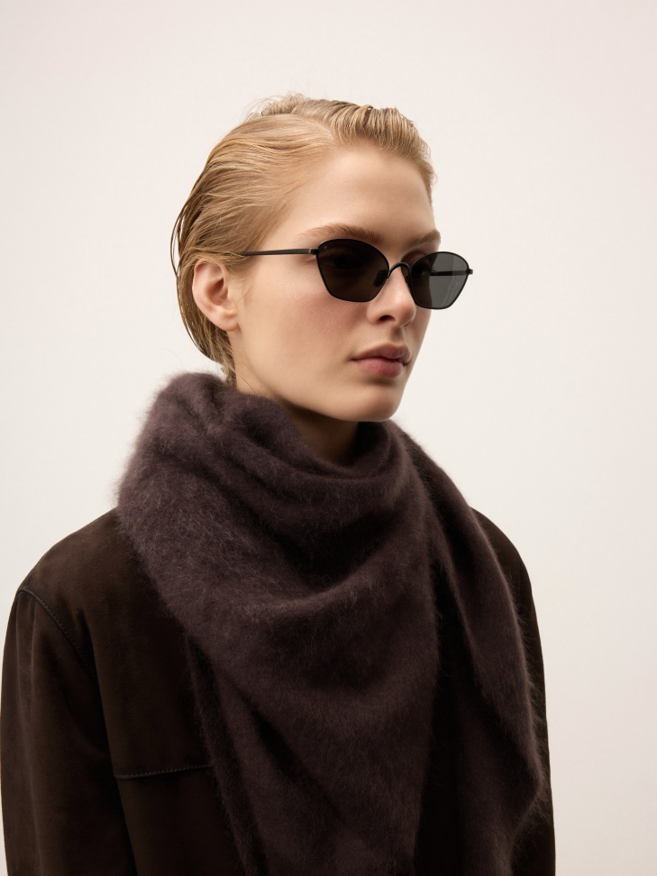 Black sunglasses with metal frame