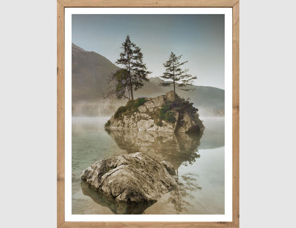 Bild Bergsee mit Felseninsel