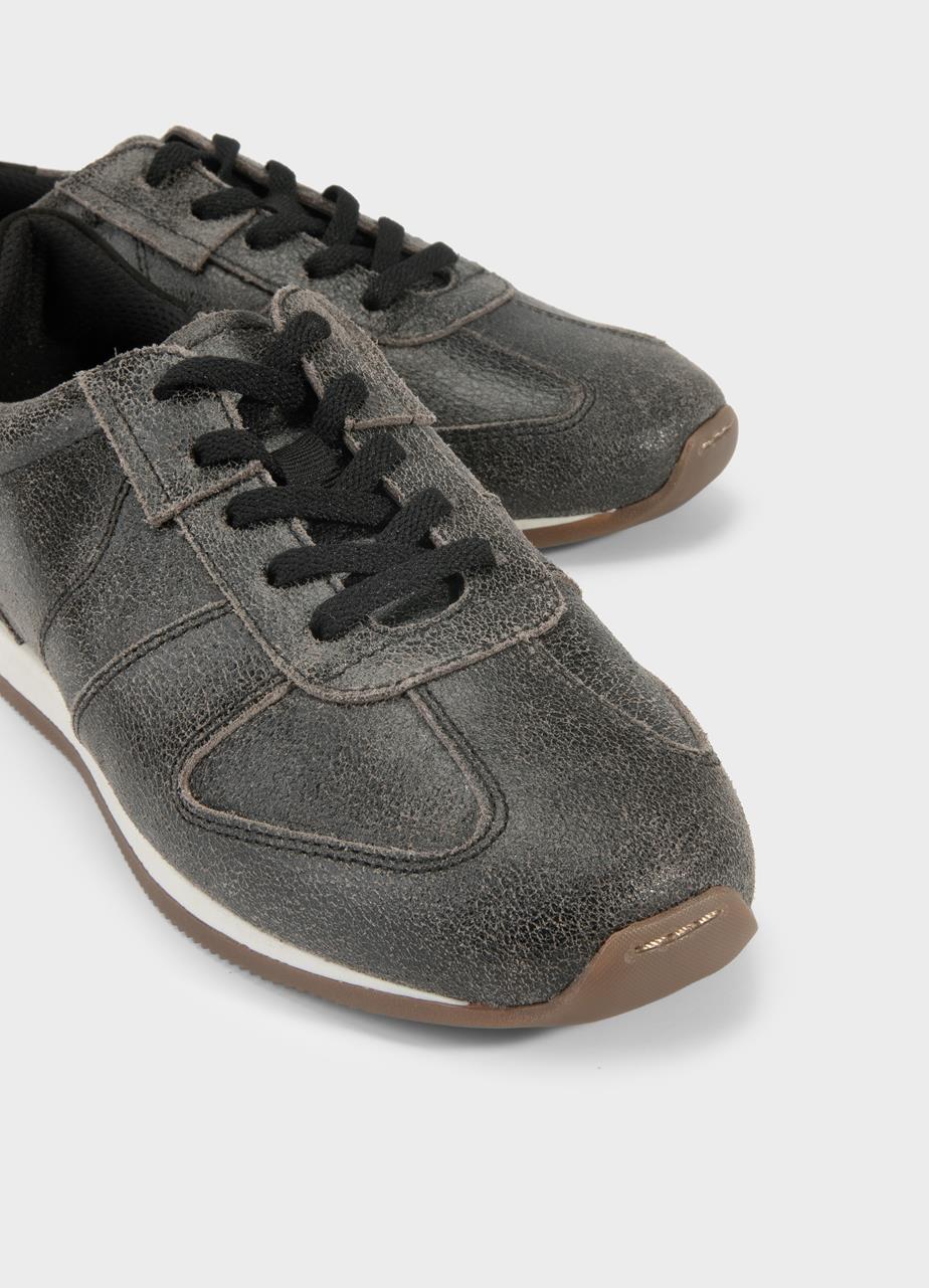 Yasmin Sneakers