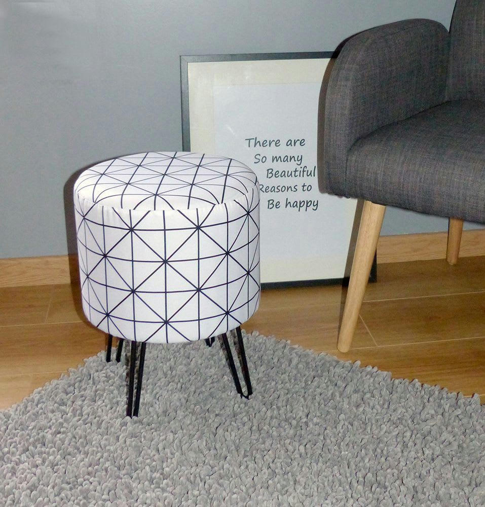 - Pouf rond pieds fils et motifs géométriques