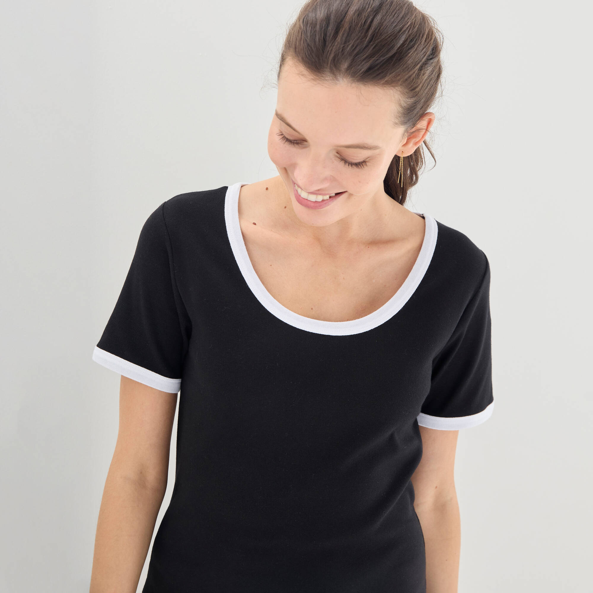 Robe courte bicolore, manches courtes