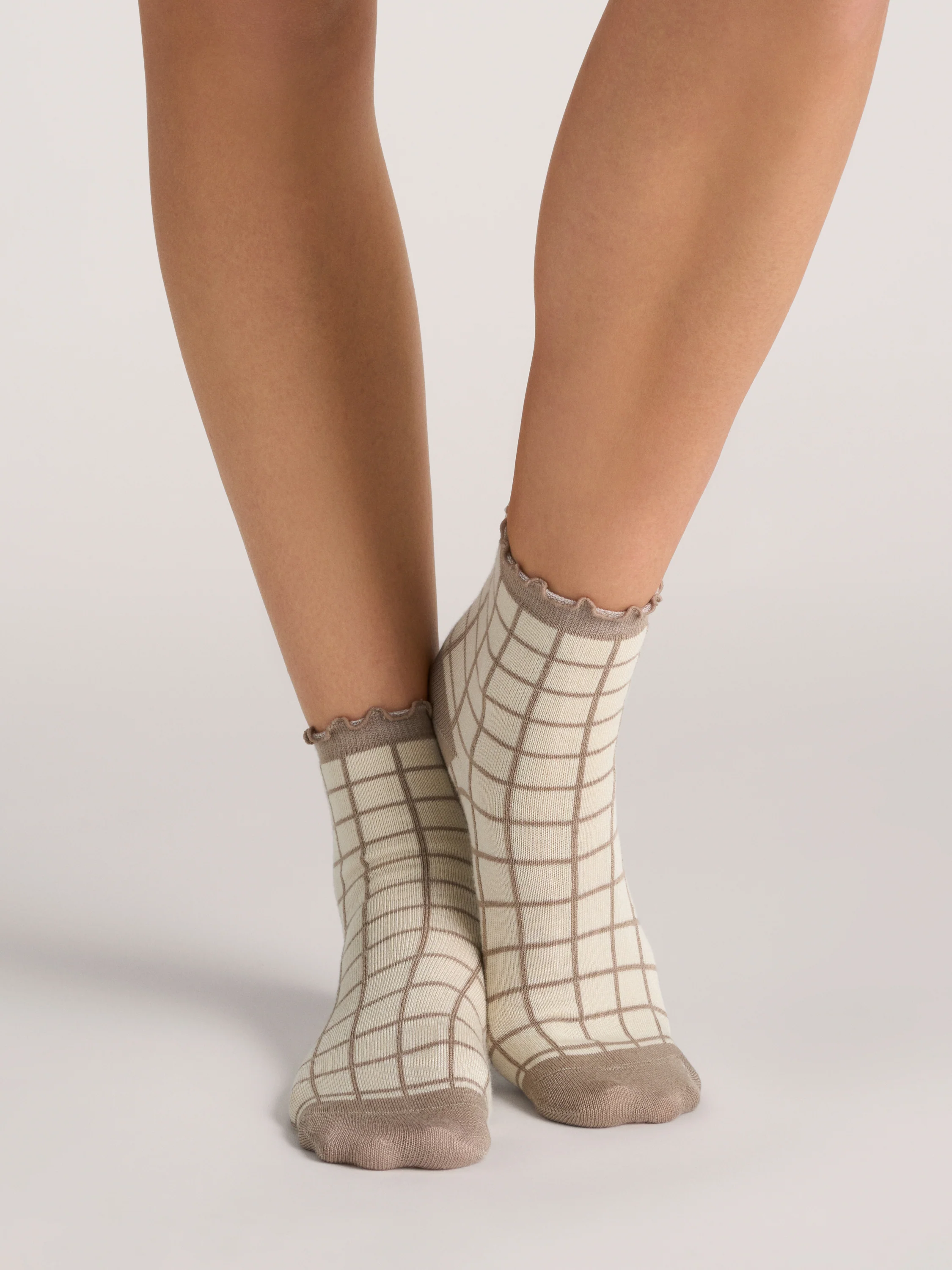 RUFFLE ANKLET | TAN