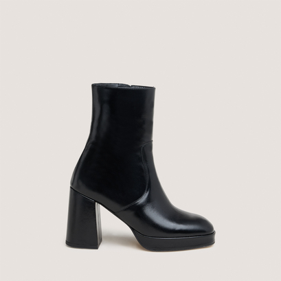 Boots à talons et bouts carrésen cuir noir | VESNA
