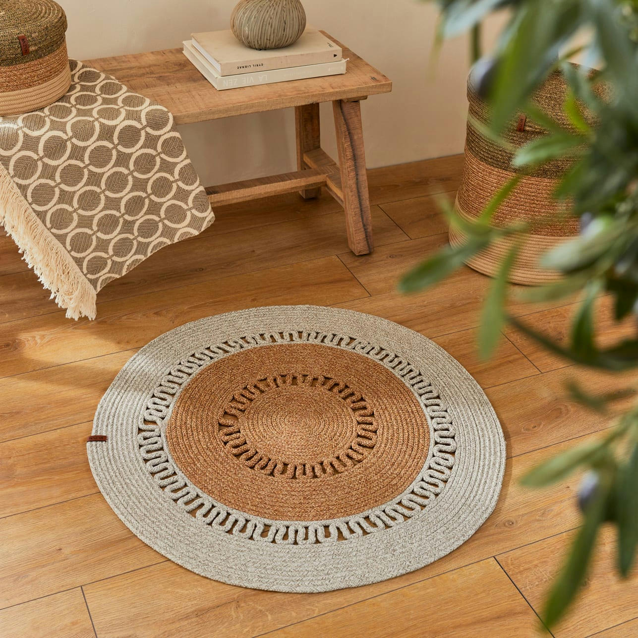 LIMA - Tapis rond bicolore aspect jute fait main motif découpé gris - D80
