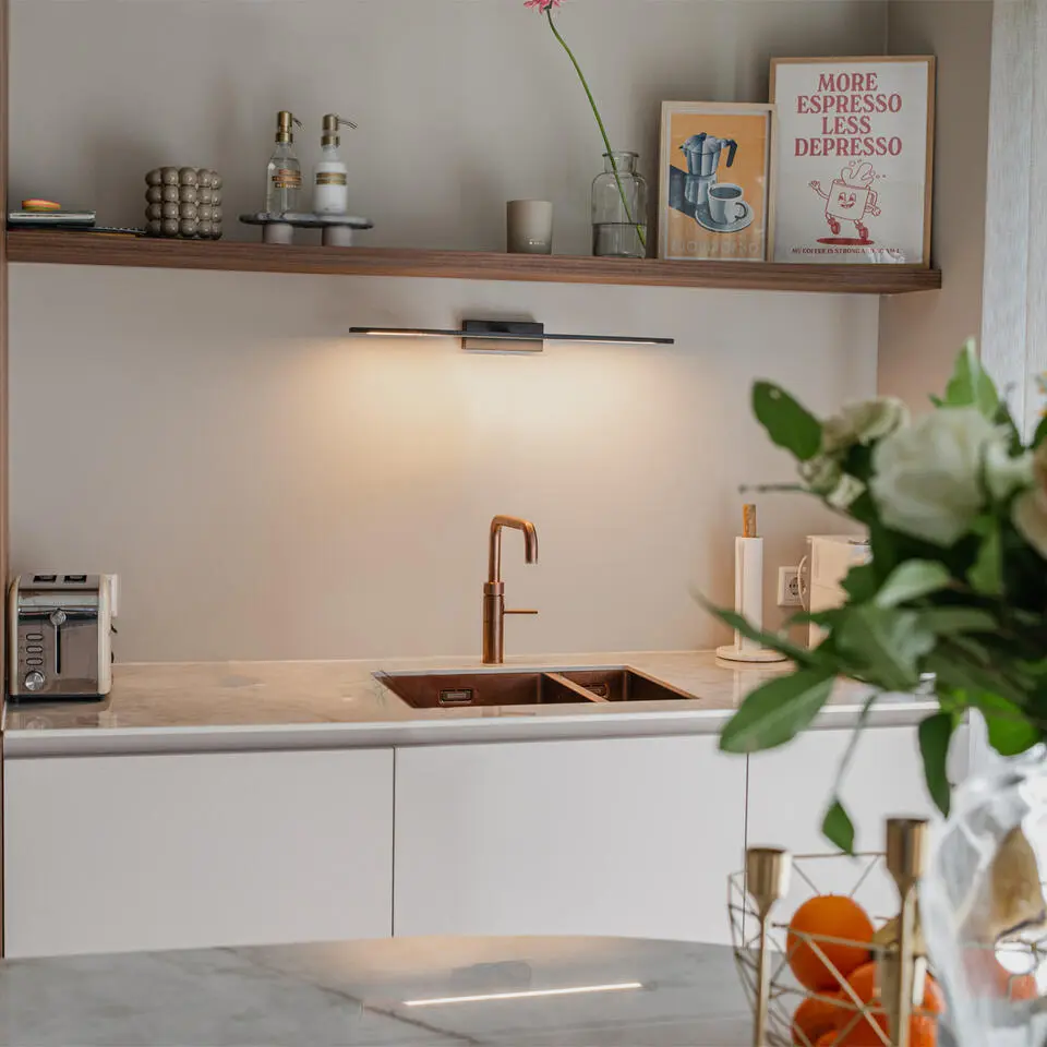 Qazqa wandlamp met glas jerre zwart ge?ntegreerde led