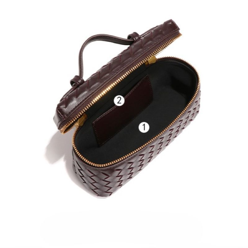 PEACH ACCESSORIES Elegant Woven Cube Crossbody Bag