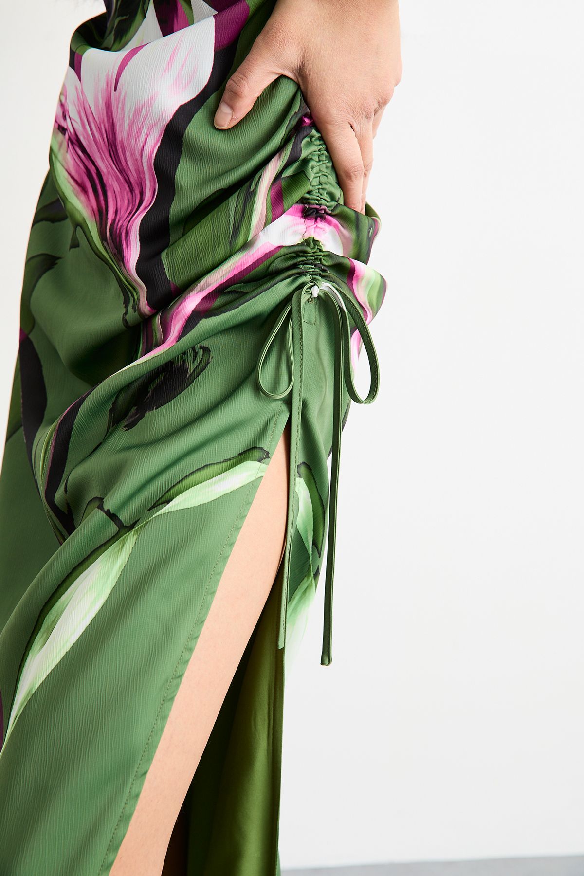 Warehouse Floral Printed Drawstring Waist Short Sleeve Midi Dress