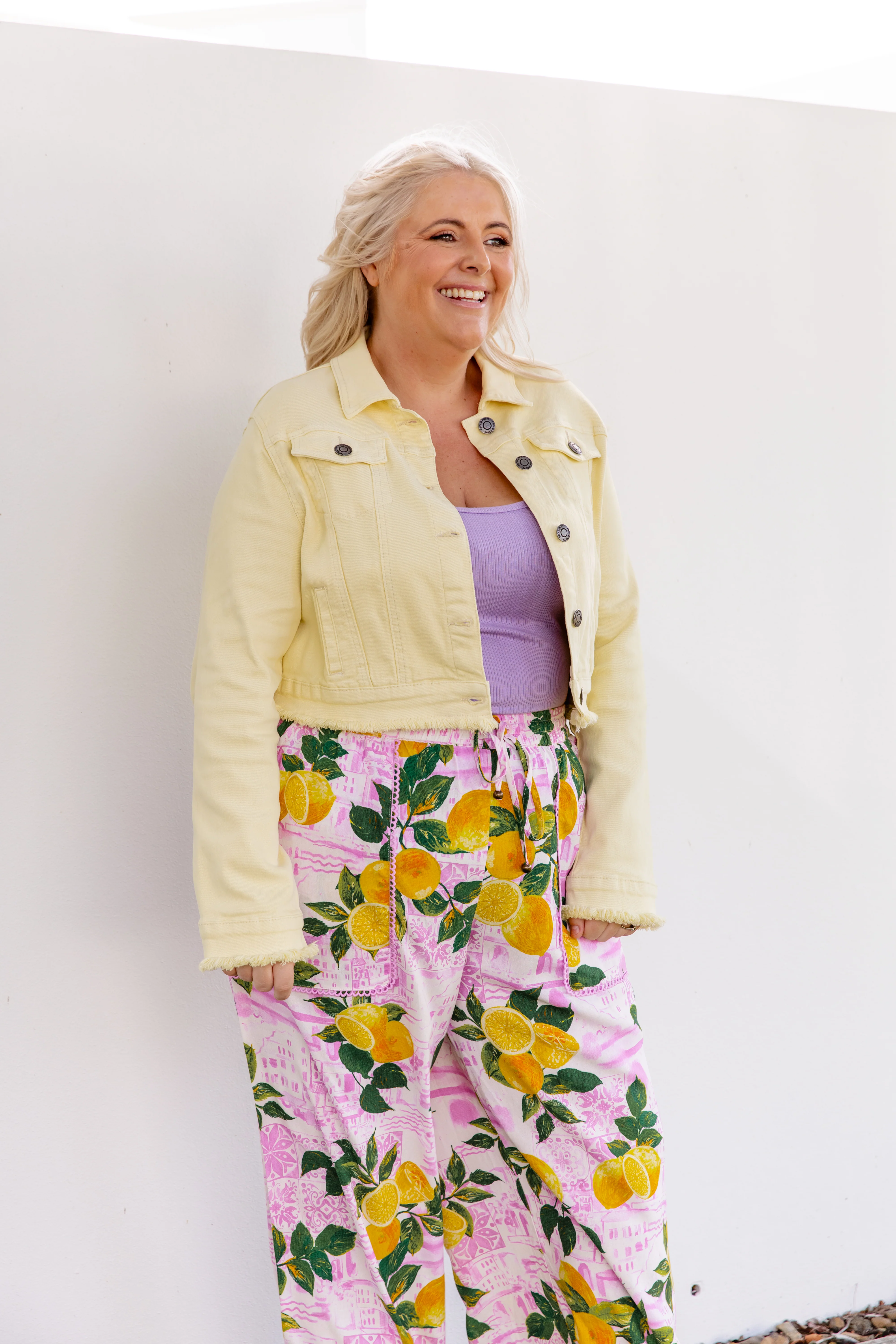 Kenzi Cropped Denim Jacket in Lemon Butter
