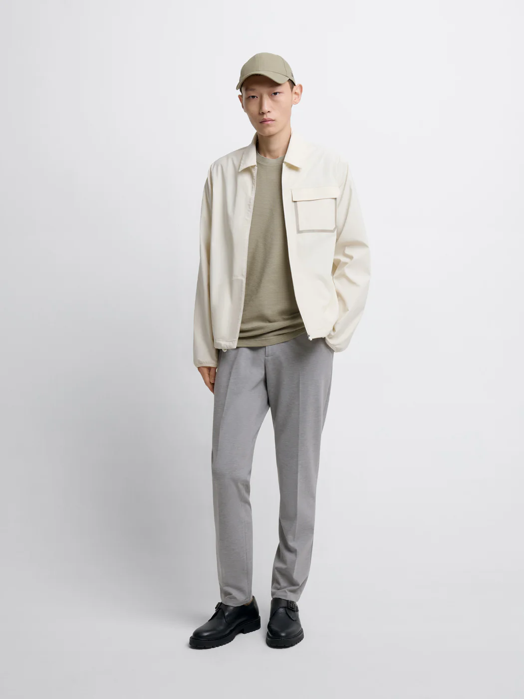 Chino à pinces taille semi-élastiquée