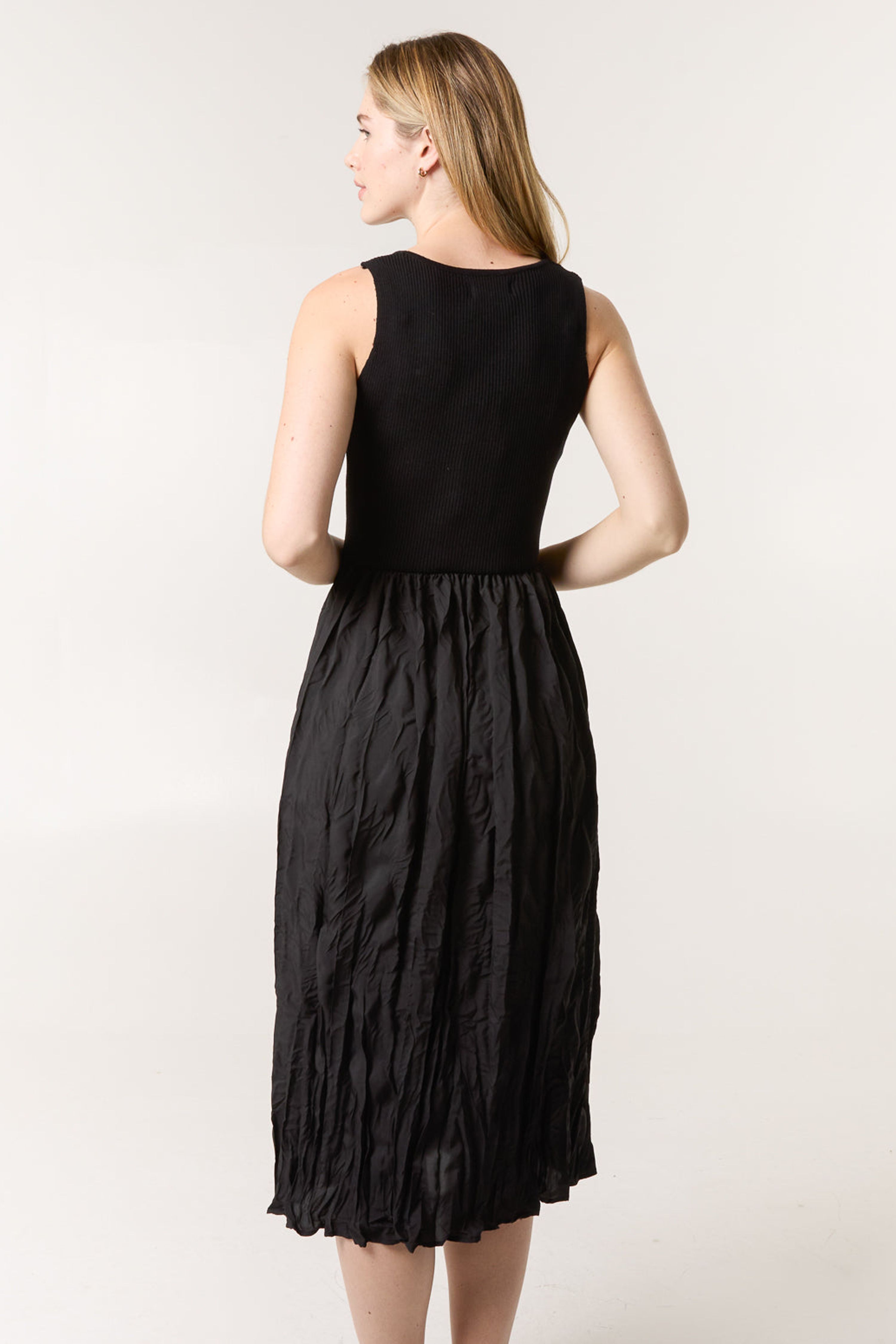 Blue Vanilla Black Round Neck Crinkled Dress