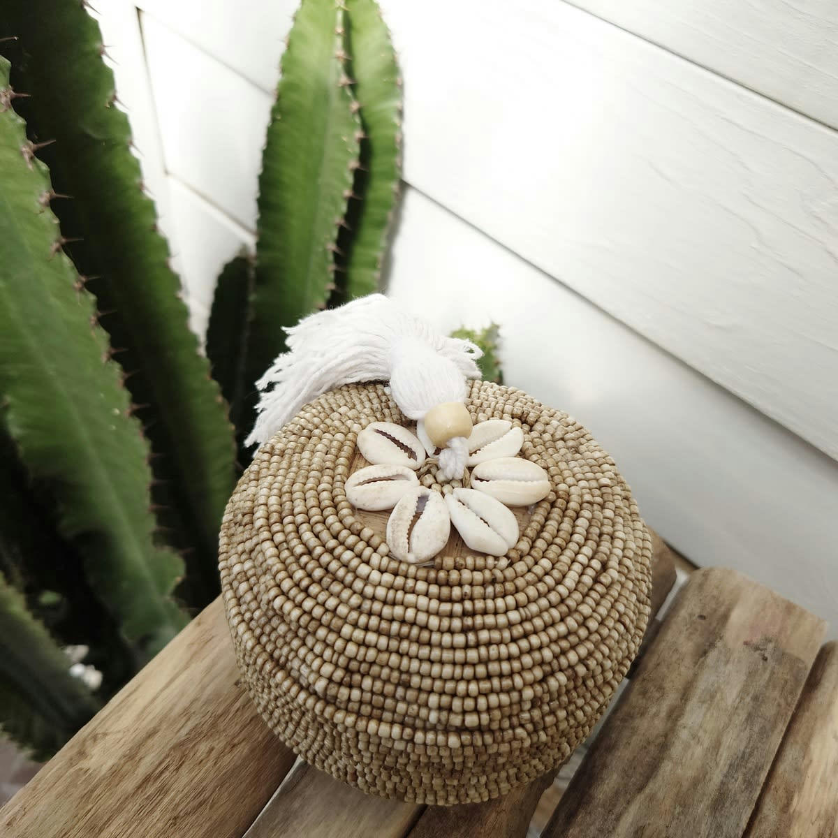 PERLA - Boîte en bambou et perles, beige 10x10 cm