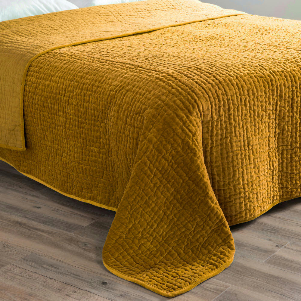 - Boutis en velours de coton ocre motif surpiqué 240x260