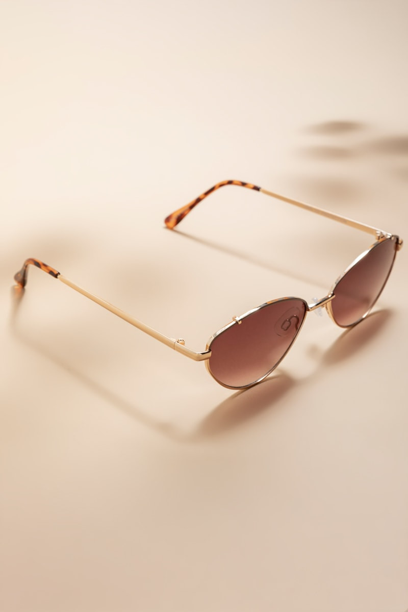 Gloria Thin Oval Sunglasses
